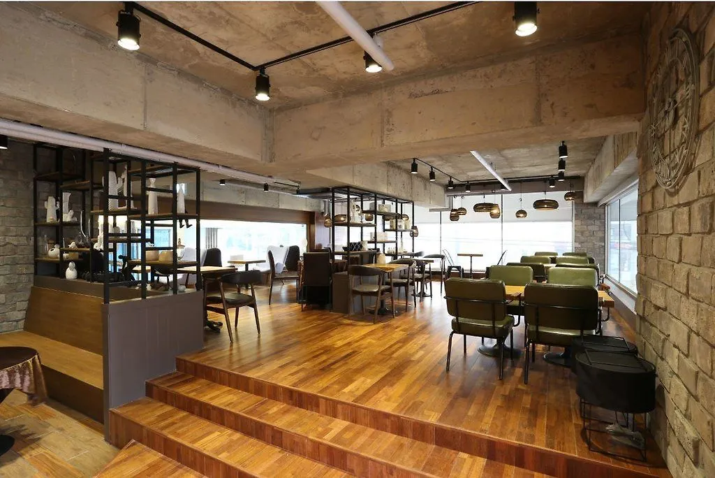 Hotel Bernoui Seoul 4*,